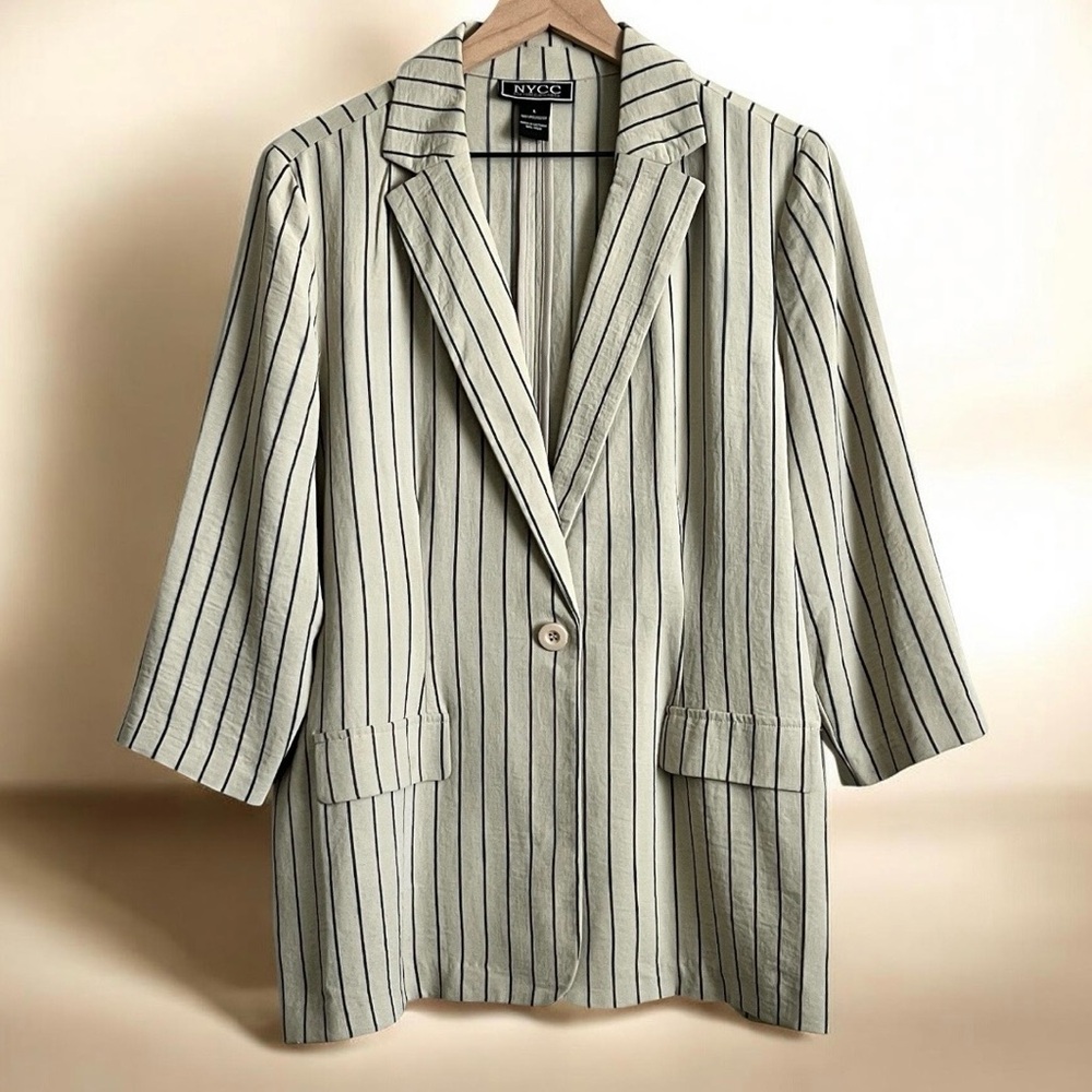 NYCC New York Clothing Co. Cream/Light Tan Blazer Navy Pinstripes Lightweight L